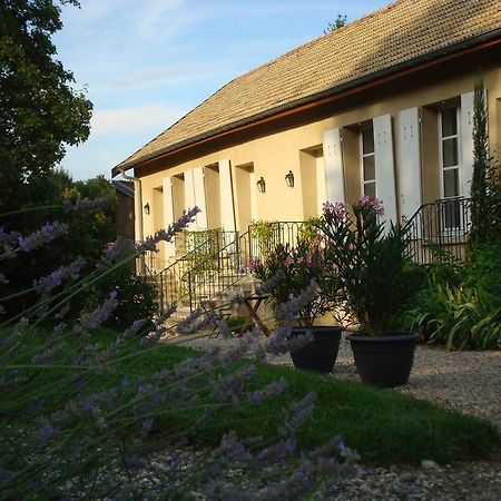 Apartament Les Communs Du Manoir Écully Zewnętrze zdjęcie