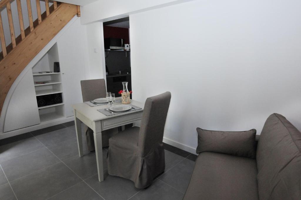 Apartament Les Communs Du Manoir Écully Pokój zdjęcie