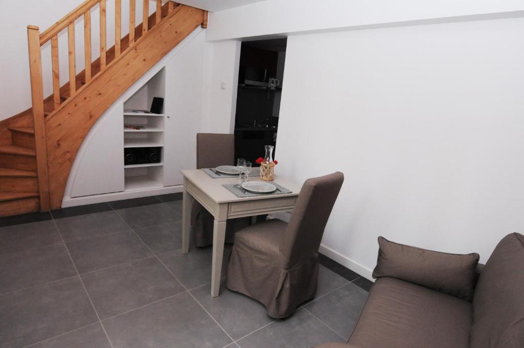 Apartament Les Communs Du Manoir Écully Zewnętrze zdjęcie